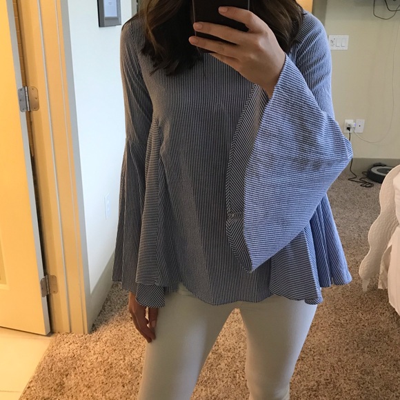 Striped bell sleeve top - Picture 3 of 6